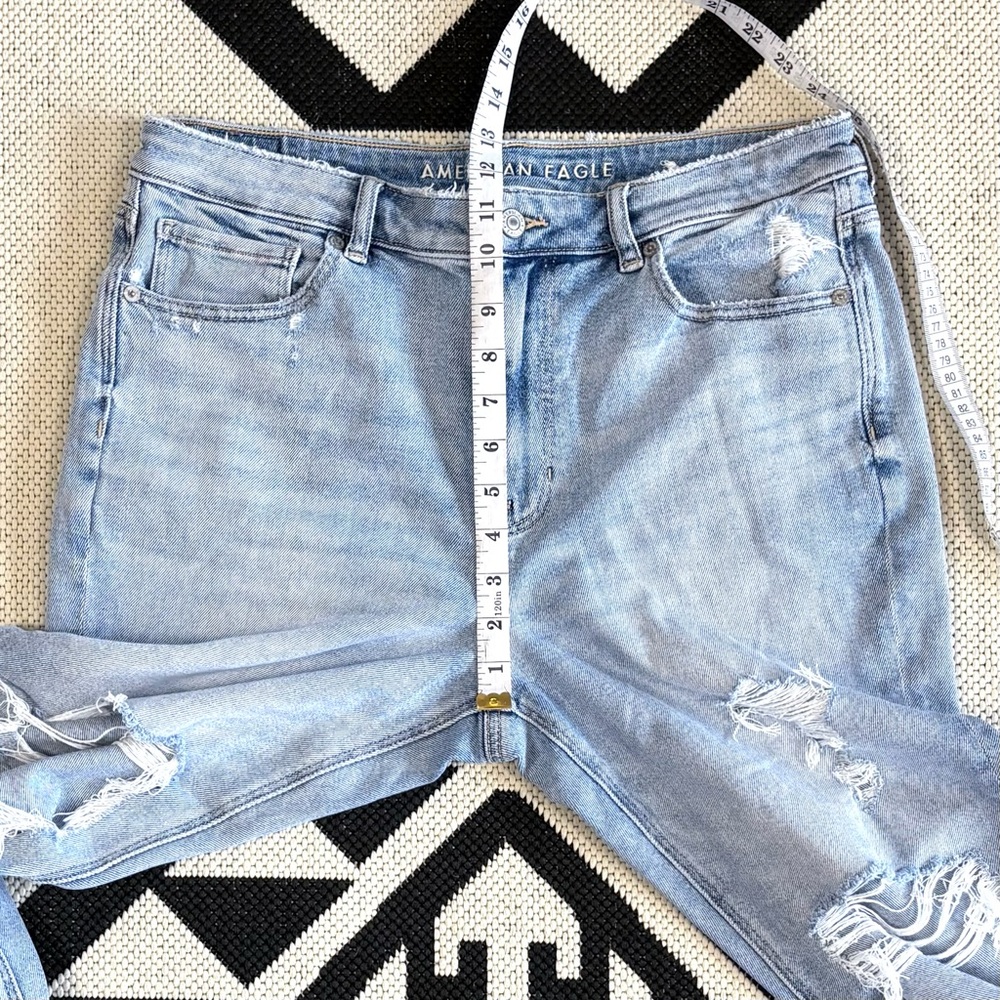 American Eagle Stretch Ripped High Rise Mom Jean in Emotional Blue Size 12 - Picture 7 of 14